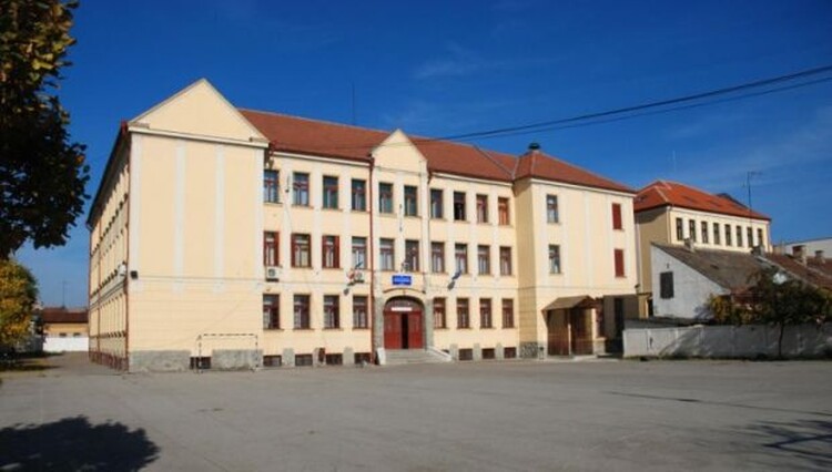 <em>Hír szerkesztése</em> Érettségi: 57 százalék ment át a Csiky-ben