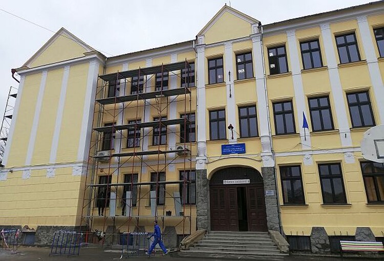 <em>Hír szerkesztése</em> Meddig tart a felújítás a Csiky Gergely Főgimnáziumban? [AUDIO]