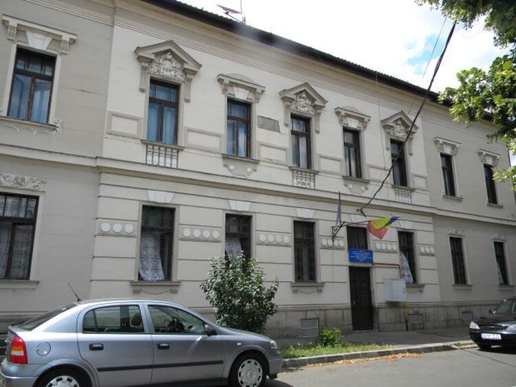 <em>Hír szerkesztése</em> Tanévkezdésig kicserélik a bentlakás ablakait [AUDIÓ]