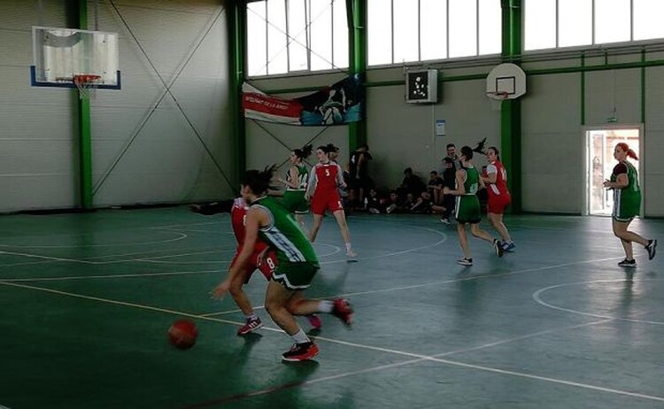 <em>Hír szerkesztése</em> Bronzérmes a Csiky lány kosárlabdacsapata