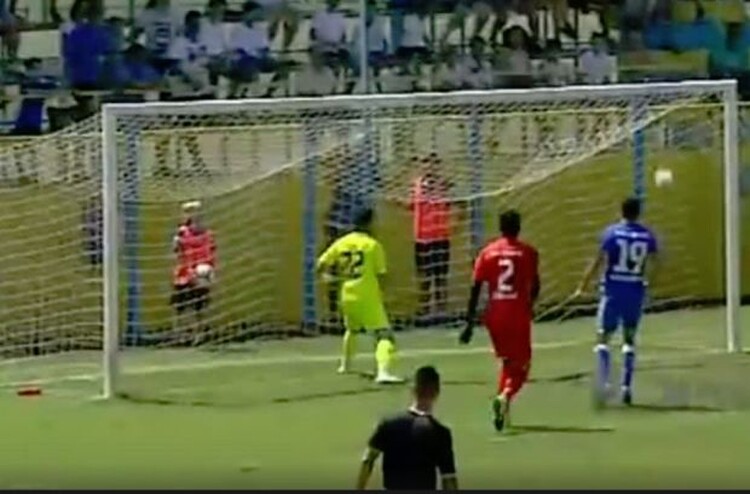 <em>Hír szerkesztése</em> Ballábas bemutatkozás Bukarestben