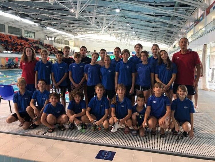 <em>Hír szerkesztése</em> Aradi úszópalánták sikerei Debrecenben