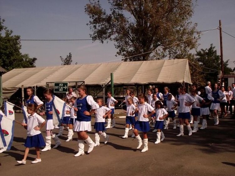 <em>Hír szerkesztése</em> XVI. Halmok-közi sokadalom