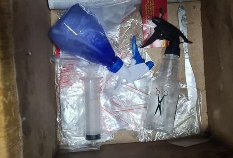 <em>Hír szerkesztése</em> Börtönbe akarták becsempészni a drogot