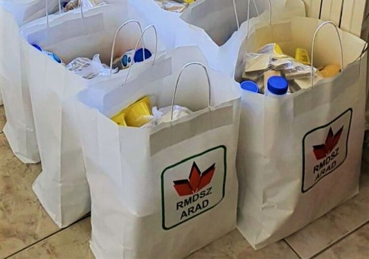 <em>Hír szerkesztése</em> Készülnek az ajándékcsomagok a rászorulóknak