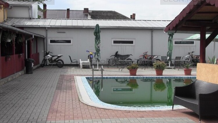 <em>Hír szerkesztése</em> Elloptak hat endurót a terepmotor-bajnokság résztvevőitől