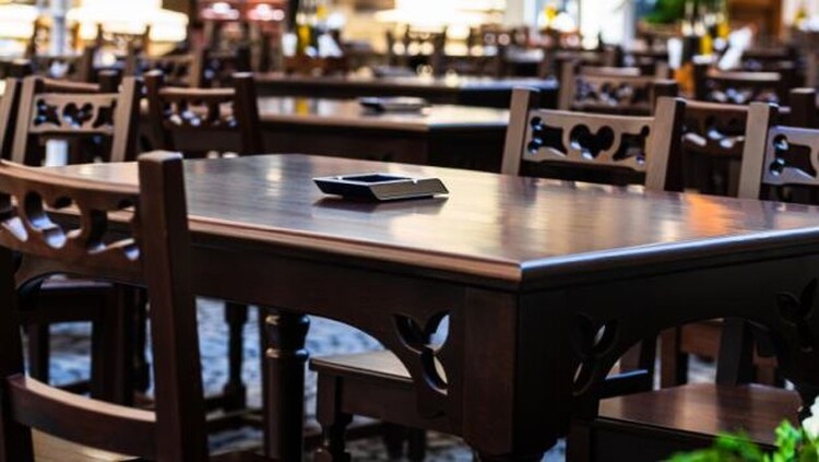 <em>Hír szerkesztése</em> Szeptembertől megnyithatnak az éttermek, mozik és színházak