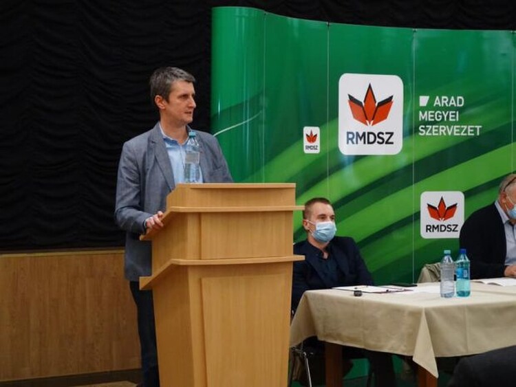 <em>Hír szerkesztése</em> Három párttal folytat tárgyalásokat az RMDSZ