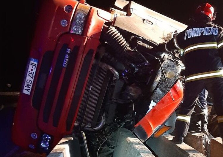 <em>Hír szerkesztése</em> Meghalt egy fiatal kamionos az autópálya-kijárónál