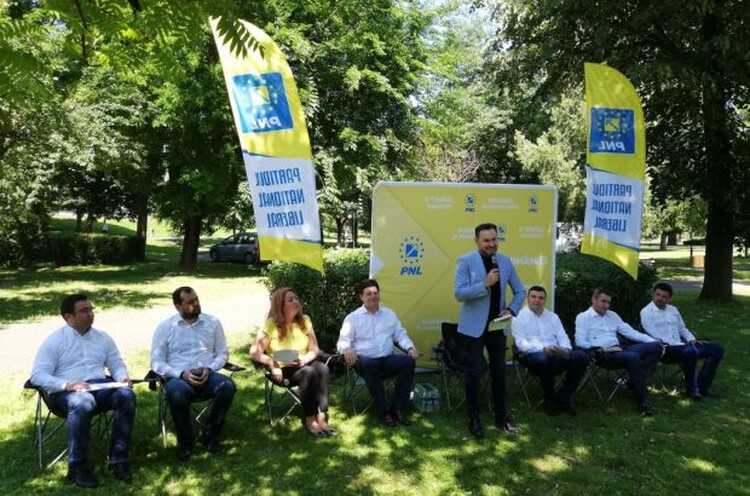 <em>Hír szerkesztése</em> Hivatalosan is lemondott Gheorghe Falcă