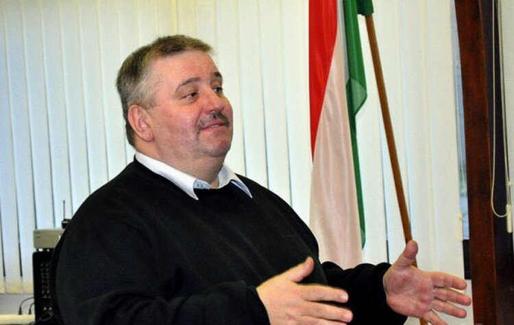 <em>Hír szerkesztése</em> Hagyományaink és nemzeti megmaradásunk