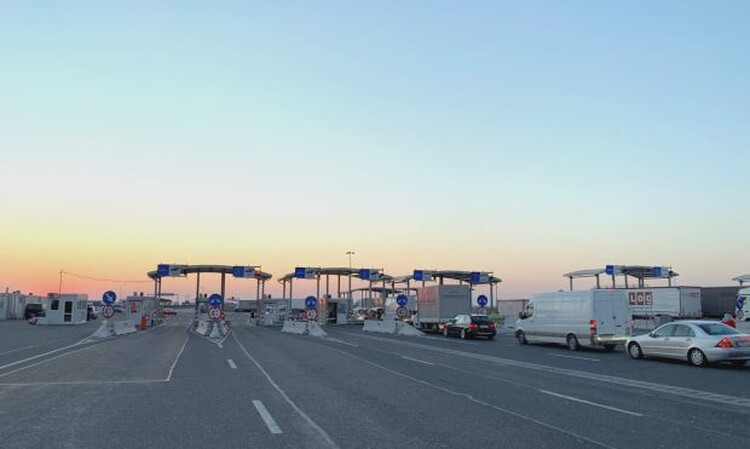 <em>Hír szerkesztése</em> Csak a torlódás biztos Nagylaknál a határon