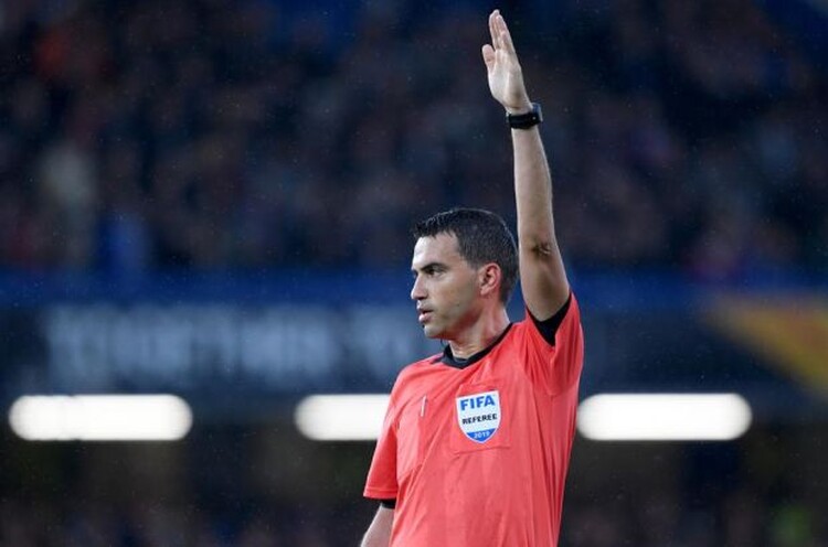 <em>Hír szerkesztése</em> Aradi bíró vezeti a magyar válogatott sorsdöntő meccsét