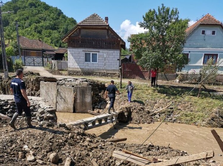 Pusztítás Solymosbucsán | A katasztrófavédelem felvételei