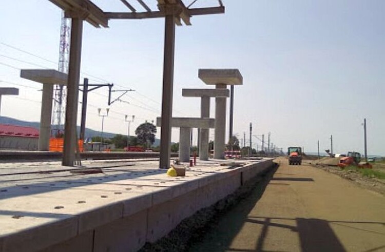 A gyoroki állomás új peronja építés közben | Archív felvétel/Google Maps