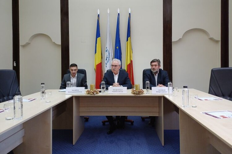 Radu Mătiuț vezérigazgató, Gheorghe Seculici elnök és Cimi Enache szervezési menedzser a sajtótájékoztatón | Fotó: Pataky Lehel Zsolt