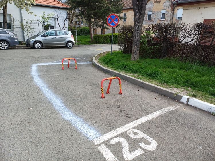 Parkoló
