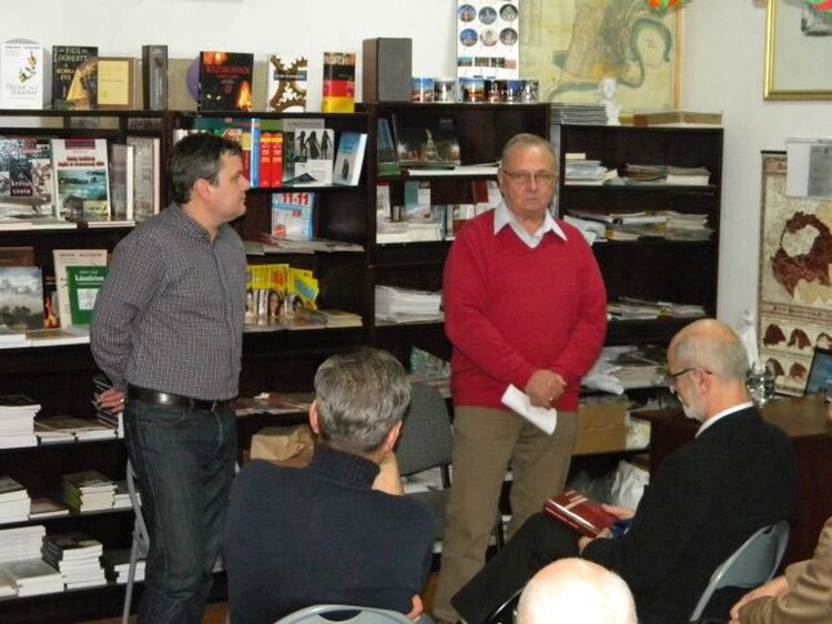 <em>Hír szerkesztése</em> Aki négyszemközt volt Ceauşescuval – Hodicska Tibor könyvbemutatója Aradon [AUDIÓ]