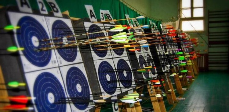 <em>Hír szerkesztése</em> Kisjenő is bekapcsolódik a szimultán íjászversenybe