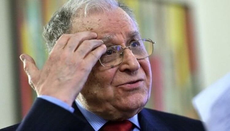 <em>Hír szerkesztése</em> Bíróság elé áll Ion Iliescu az 1989-ben történtek miatt