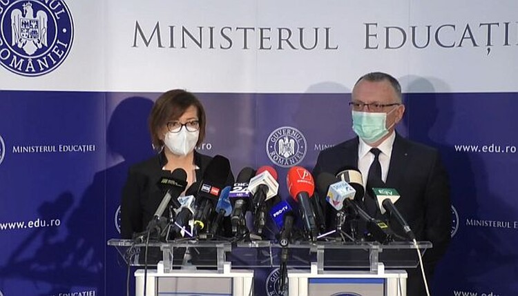 <em>Hír szerkesztése</em> Döntöttek az iskolai járványügyi szabályokról