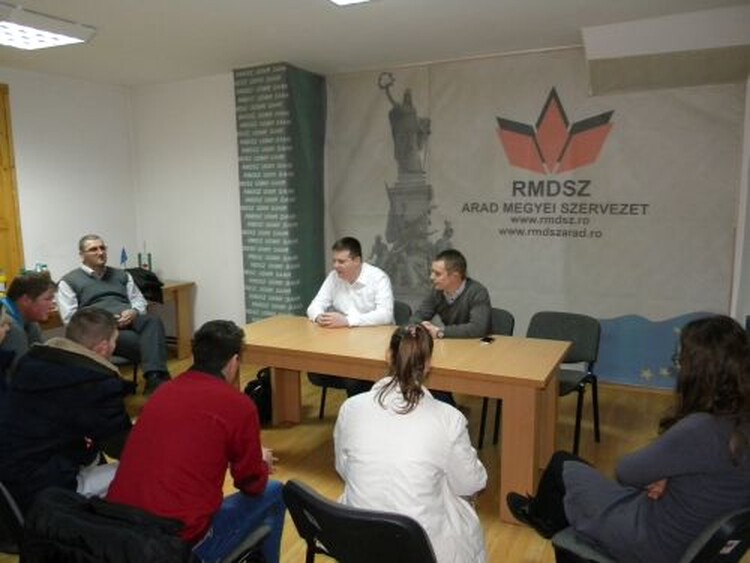 <em>Hír szerkesztése</em> AMISZ-vezetőkkel tanácskozott Jakab Adorján MIÉRT-elnökjelölt [AUDIÓ]