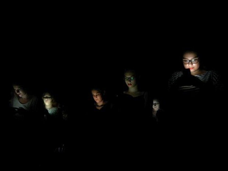 <em>Hír szerkesztése</em> És Willi És Vihar a KAMASZK előadásában