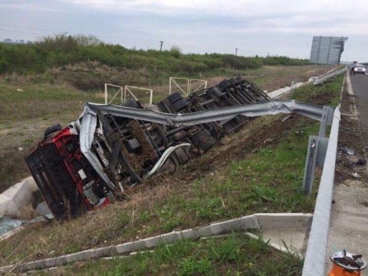 <em>Hír szerkesztése</em> Balesetek sora a dél-erdélyi autópályán