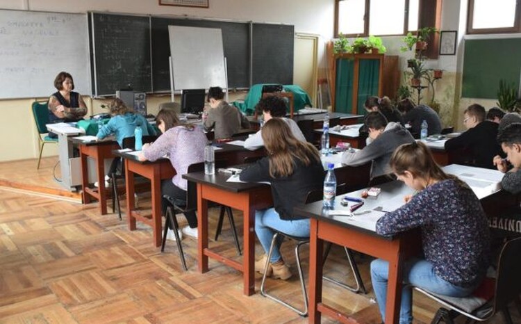 <em>Hír szerkesztése</em> Megkezdődtek a képesséfgelmérő próbavizsgák