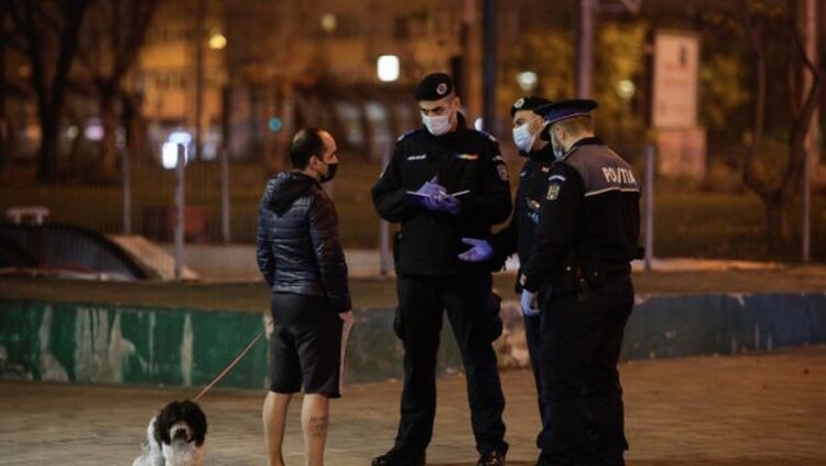 <em>Hír szerkesztése</em> Ortodox húsvétkor csak a misén résztvevőkre érvényes a kijárási tilalom feloldása