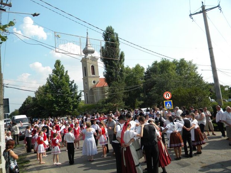 <em>Hír szerkesztése</em> XVI. Kisiratosi Falunap