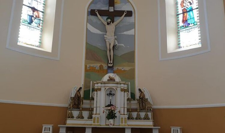 <em>Hír szerkesztése</em> Püspöki áldás a felújított kisiratosi templomra