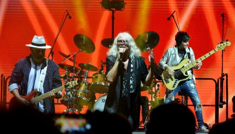 <em>Hír szerkesztése</em> Kóbor János: „Az Omega meg tudott újulni ” [AUDIÓ]