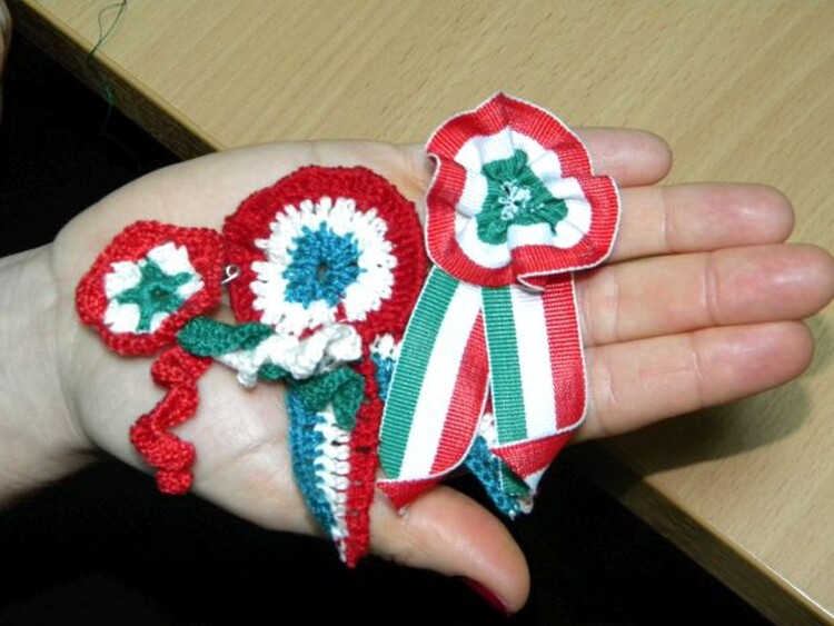 <em>Hír szerkesztése</em> Közös kokárdakészítéssel készültek március 15-re [AUDIÓ]