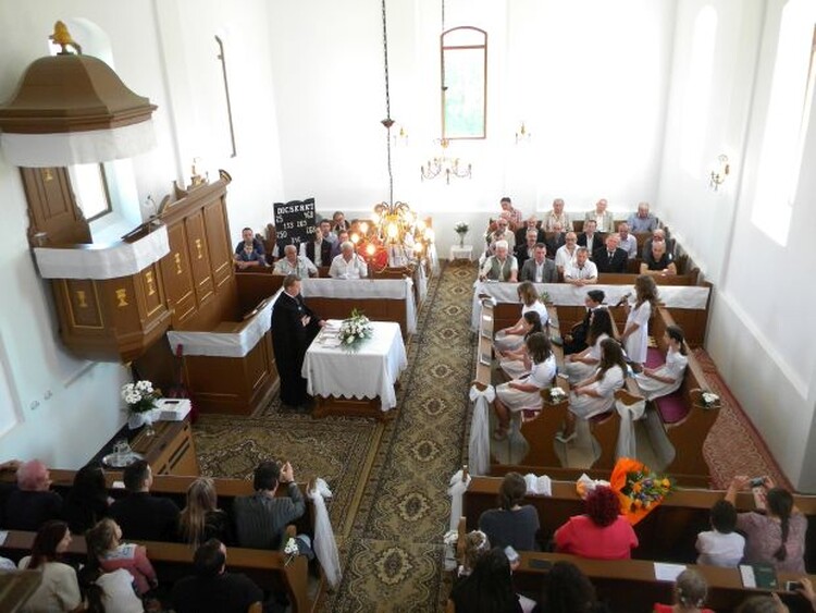 <em>Hír szerkesztése</em> Hatvan éve nem volt ennyi konfirmandus Szentleányfalván [AUDIÓ]