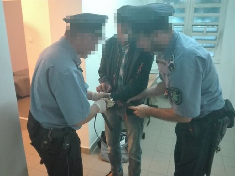 <em>Hír szerkesztése</em> Arad felé vette az irányt egy körözött szír férfi