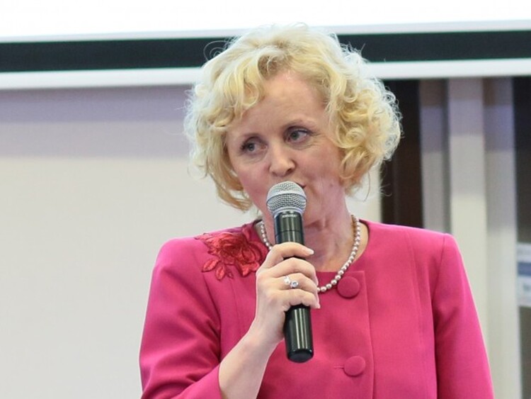 <em>Hír szerkesztése</em> Új magyar oktatásügyi államtitkár váltja Király Andrást