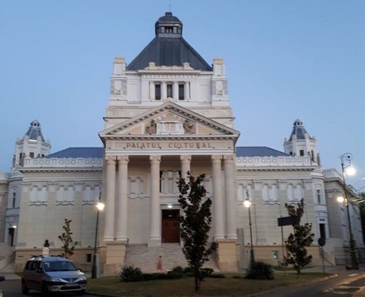 <em>Hír szerkesztése</em> Szegedi koprodukcióval nyitja az évadot a filharmónia