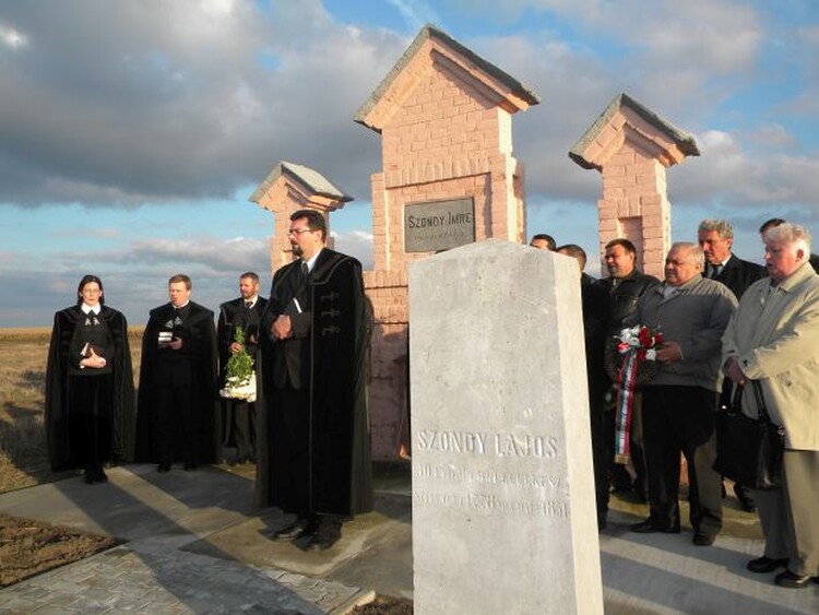 <em>Hír szerkesztése</em> Lapidáriumot avattak Kisperegen [AUDIÓ]