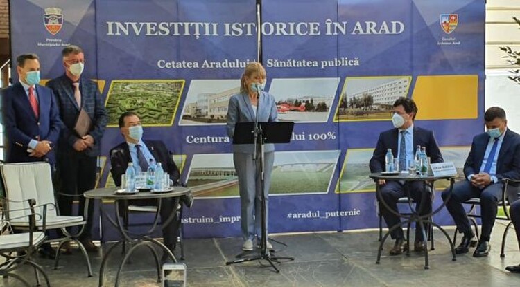 <em>Hír szerkesztése</em> Több mint 100 millió eurót ígért Arad megyének a kormányfő