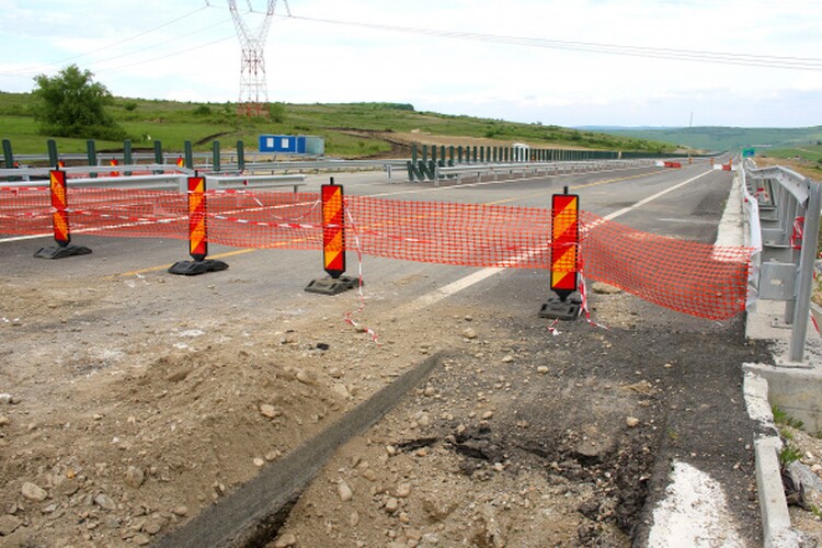 <em>Hír szerkesztése</em> „Megnyújtották" az autópályát Déva felé