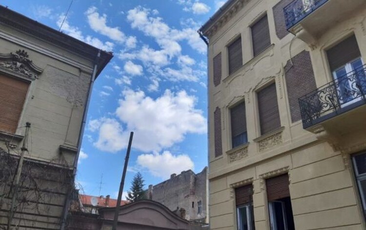 <em>Hír szerkesztése</em> Rossz szomszédság, török átok