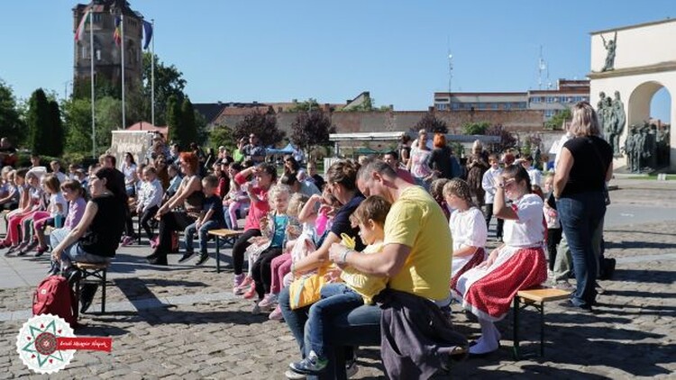 <em>Hír szerkesztése</em> Még élhetünk a népszámlálási kérdőív online kitöltésének a lehetőségével [AUDIO]