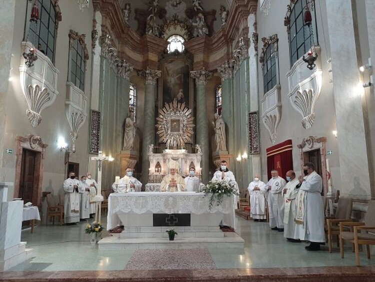 <em>Hír szerkesztése</em> Magyarok Nagyasszonya-búcsú Máriaradnán