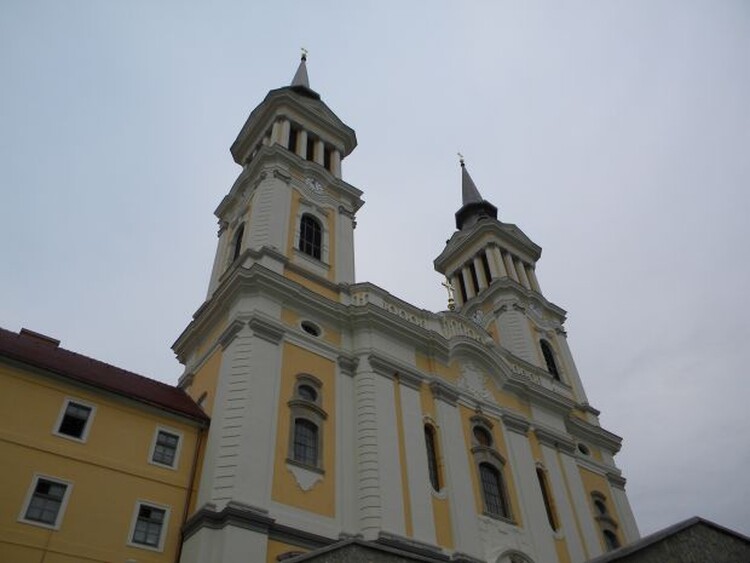 <em>Hír szerkesztése</em> Ünnepi miserend Máriaradnán