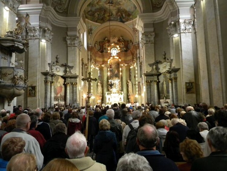 <em>Hír szerkesztése</em> Szentmise a magyar nemzetiségű híveknek Máriaradnán