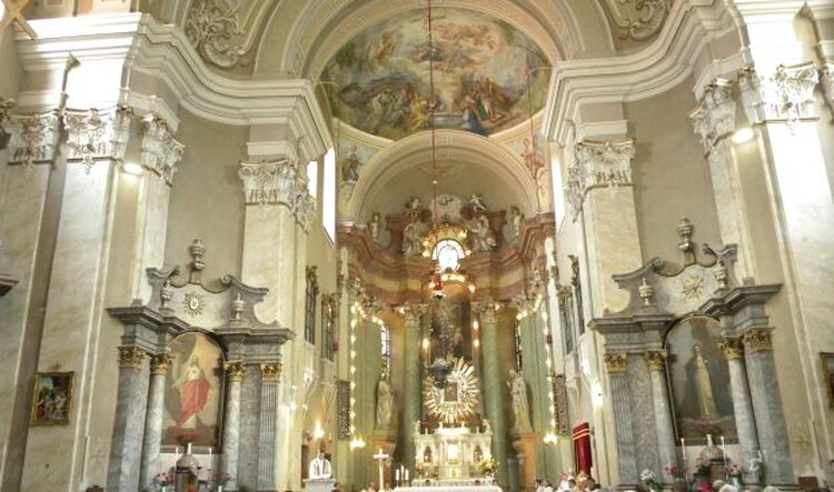 <em>Hír szerkesztése</em> Korlátozzák a zarándokok számát Máriaradnán