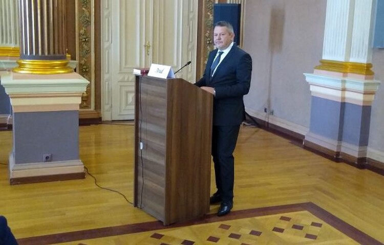 <em>Hír szerkesztése</em> Letette a hivatali esküt az új alprefektus