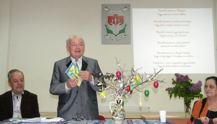 <em>Hír szerkesztése</em> Matekovits Mihály „elmondott” könyve