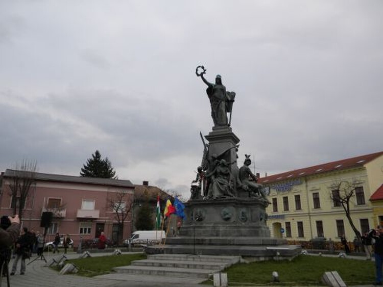 <em>Hír szerkesztése</em> Az aradi március 15-i ünnepségek a rádióban [AUDIÓ]